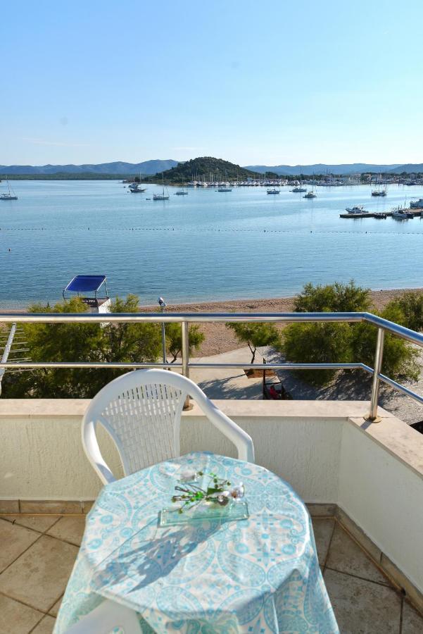Apartman Mana, Murter Exterior foto